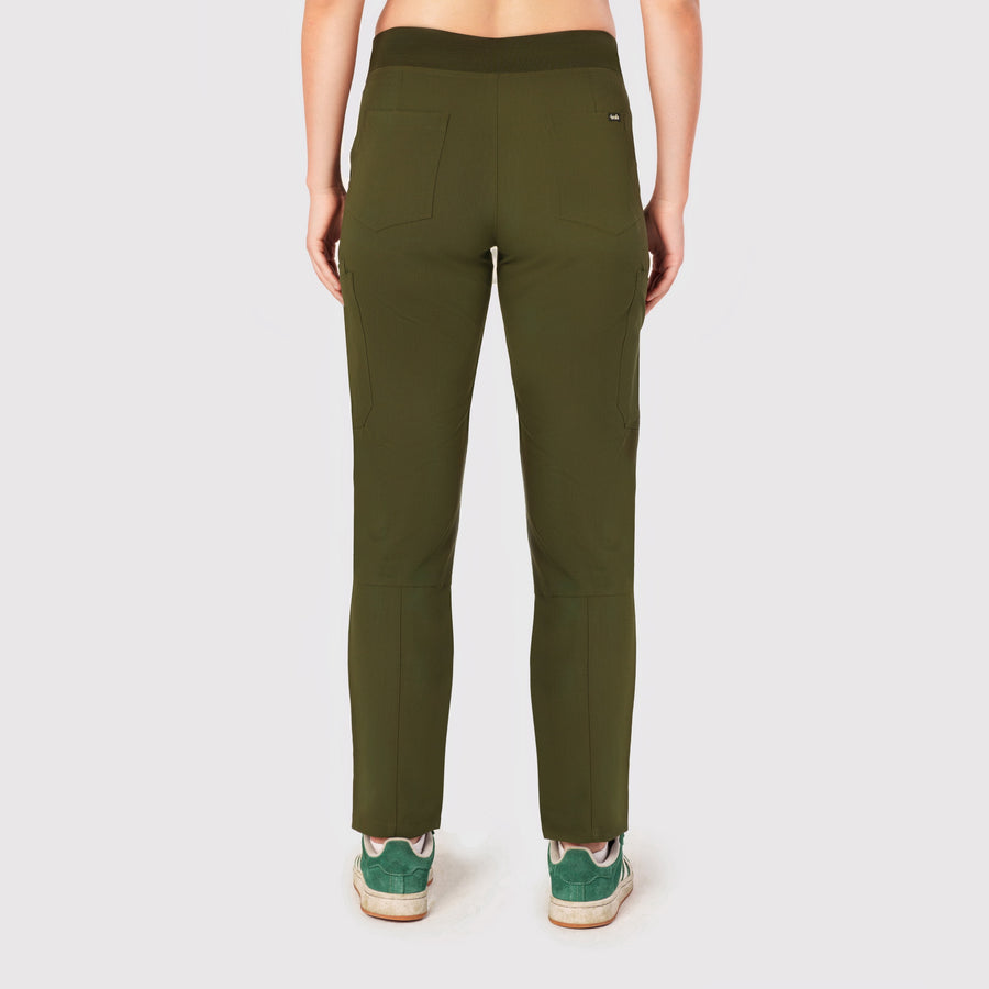 Sleek Eight-Pocket Slim Scrub Pant