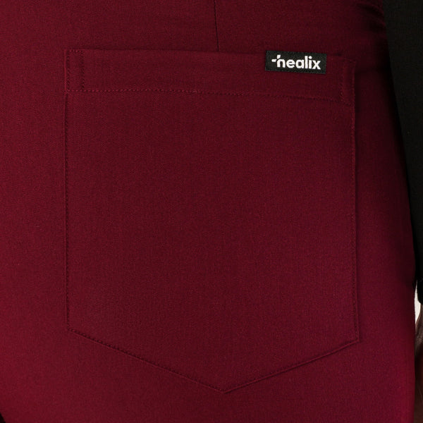 Sleek Eight-Pocket Slim Scrub Pant