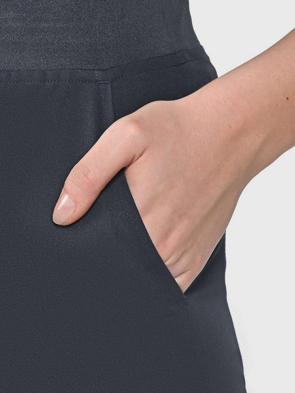 Zing Nine-Pocket Jogger Scrub Pant